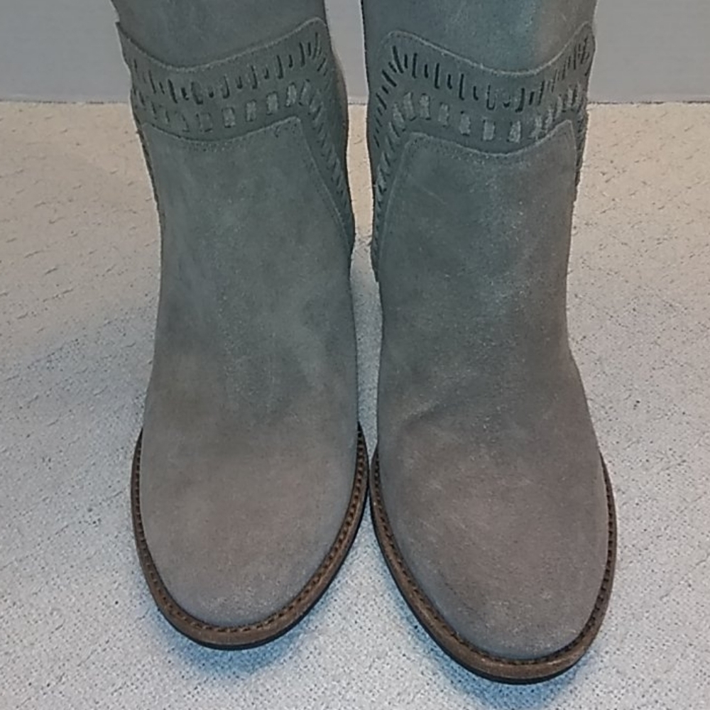 Vince Camuto thigh high boots. - Picture 3 of 16